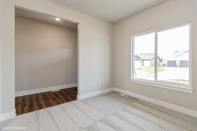 136 Creekside Drive, Bondurant, IA 50035