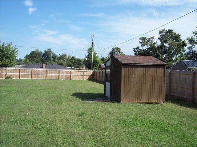 1538 S Heritage Circle, Rogers, AR 72758