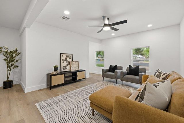 5400 Salem Hill DR, Austin, TX 78745