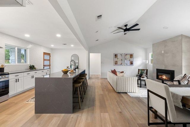 5400 Salem Hill DR, Austin, TX 78745