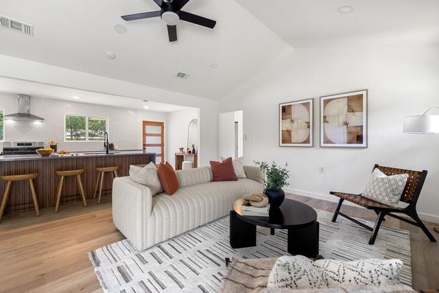 5400 Salem Hill DR, Austin, TX 78745