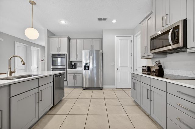 7666 FAIRFAX DRIVE, Kissimmee, FL 34747