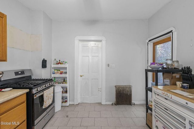 1213 10th Avenue, Schenectady, NY 12303