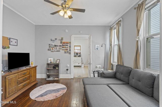 1213 10th Avenue, Schenectady, NY 12303