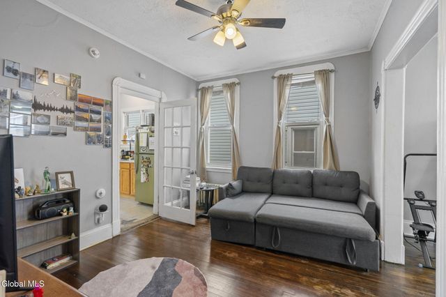 1213 10th Avenue, Schenectady, NY 12303