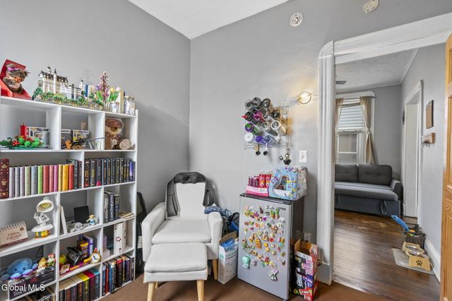 1213 10th Avenue, Schenectady, NY 12303