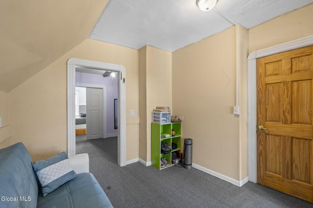 1213 10th Avenue, Schenectady, NY 12303