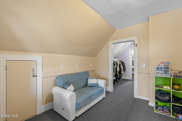 1213 10th Avenue, Schenectady, NY 12303