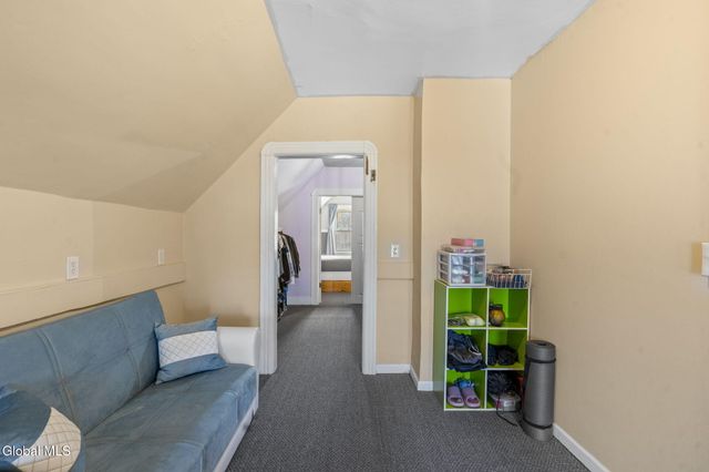 1213 10th Avenue, Schenectady, NY 12303