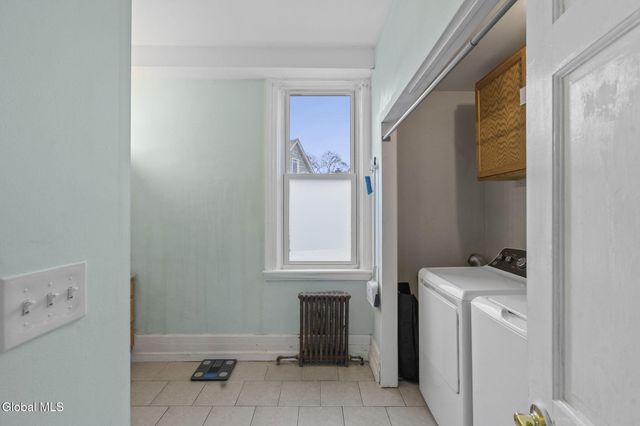 1213 10th Avenue, Schenectady, NY 12303