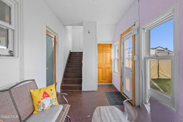 1213 10th Avenue, Schenectady, NY 12303