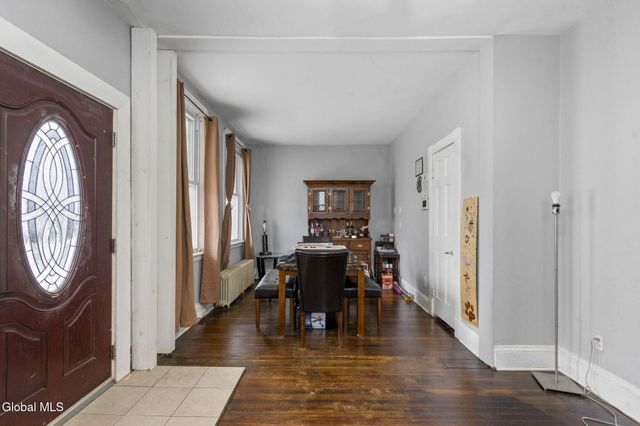 1213 10th Avenue, Schenectady, NY 12303