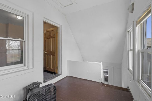 1213 10th Avenue, Schenectady, NY 12303