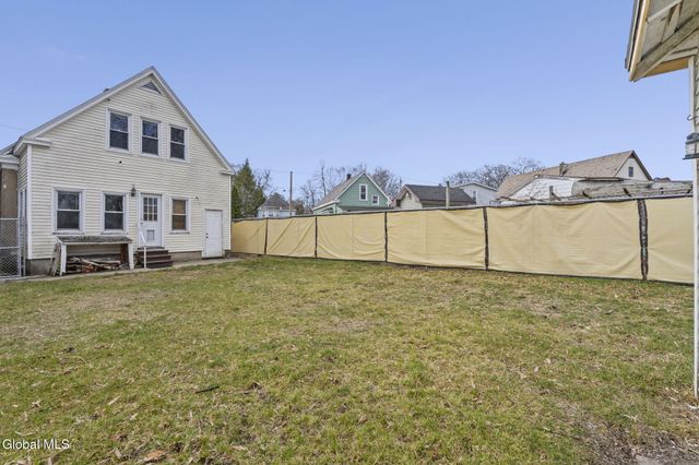 1213 10th Avenue, Schenectady, NY 12303