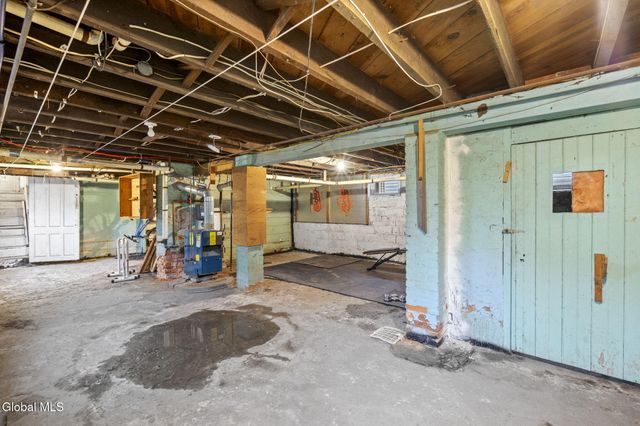 1213 10th Avenue, Schenectady, NY 12303