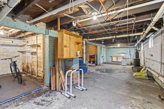 1213 10th Avenue, Schenectady, NY 12303