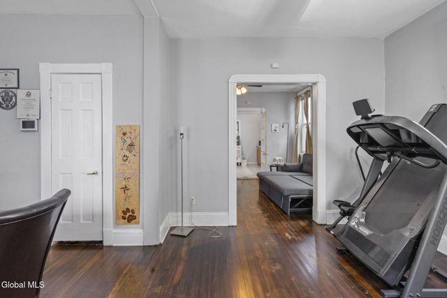 1213 10th Avenue, Schenectady, NY 12303