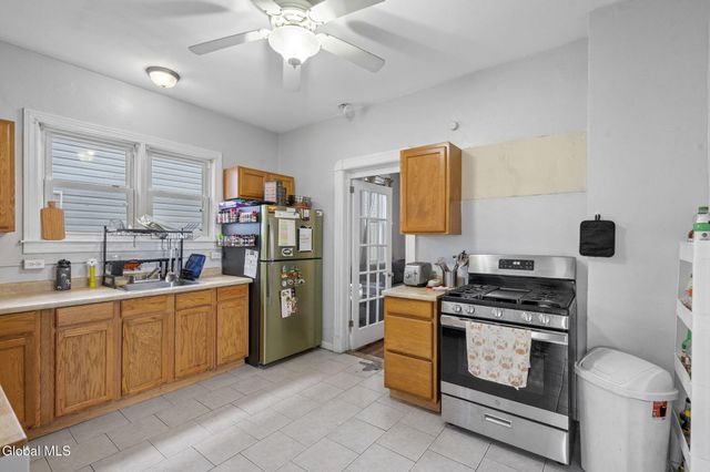 1213 10th Avenue, Schenectady, NY 12303