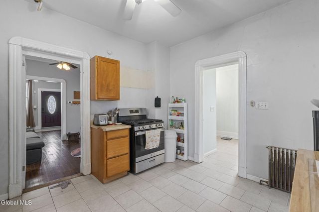 1213 10th Avenue, Schenectady, NY 12303