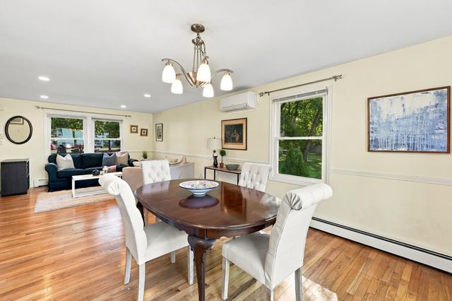 15 Northwoods Cir 15, Woburn, MA 01801