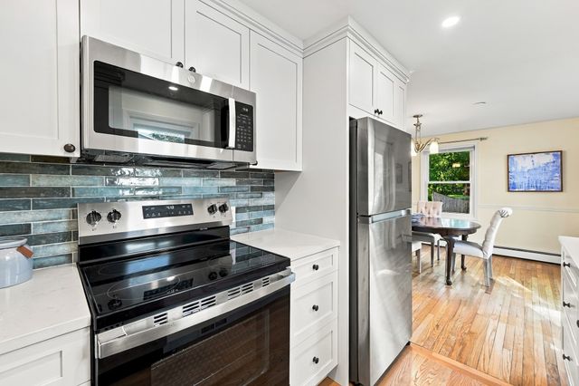 15 Northwoods Cir 15, Woburn, MA 01801