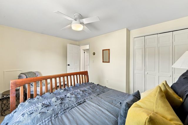 15 Northwoods Cir 15, Woburn, MA 01801