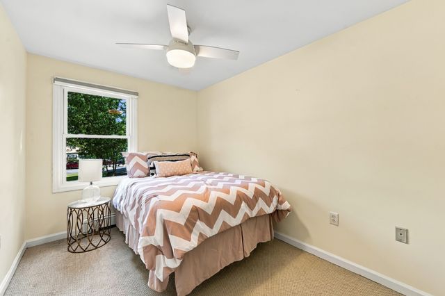 15 Northwoods Cir 15, Woburn, MA 01801
