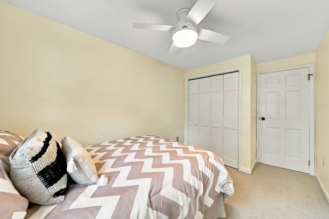 15 Northwoods Cir 15, Woburn, MA 01801