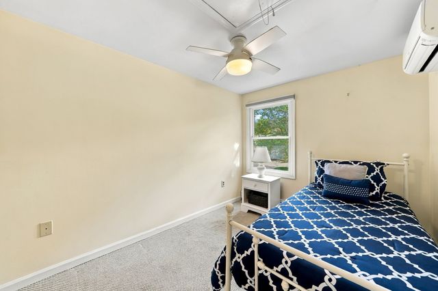 15 Northwoods Cir 15, Woburn, MA 01801