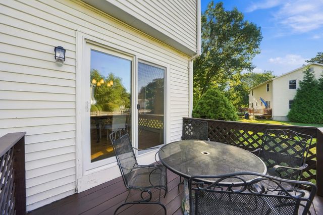 15 Northwoods Cir 15, Woburn, MA 01801