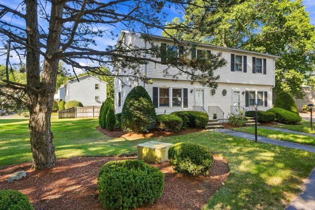 15 Northwoods Cir 15, Woburn, MA 01801