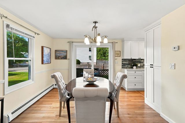15 Northwoods Cir 15, Woburn, MA 01801