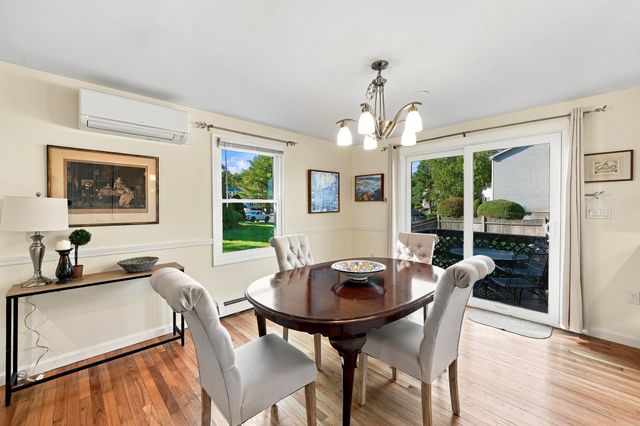 15 Northwoods Cir 15, Woburn, MA 01801