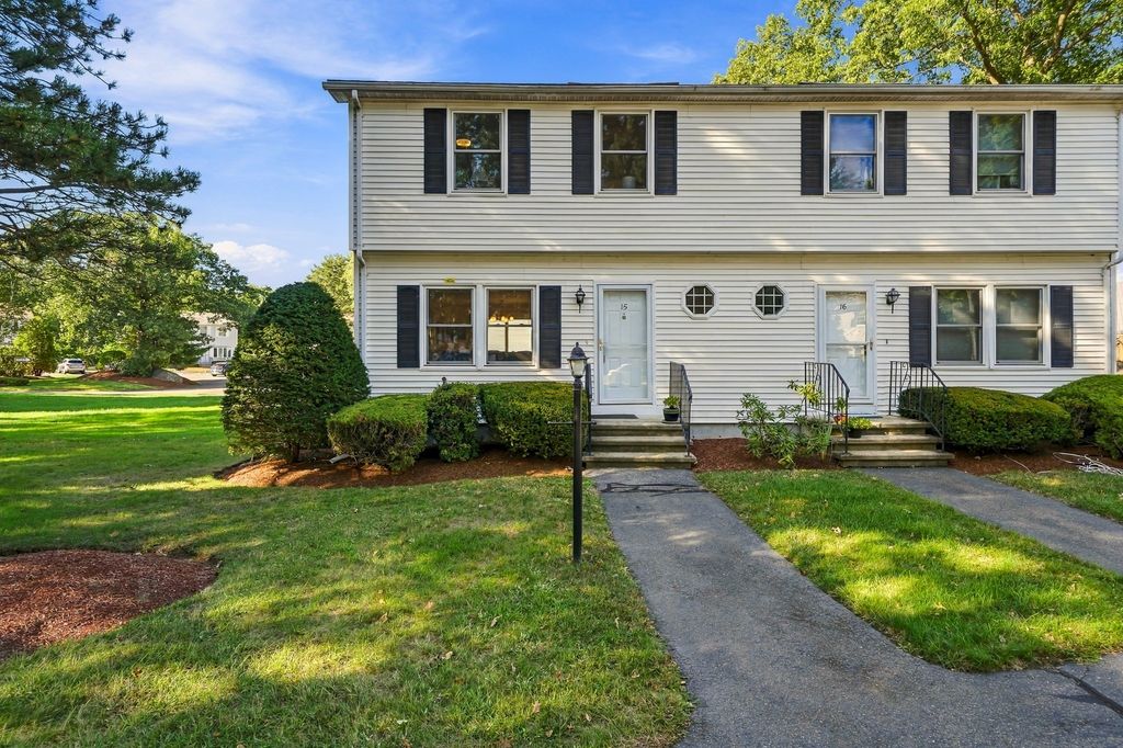 15 Northwoods Cir 15, Woburn, MA 01801