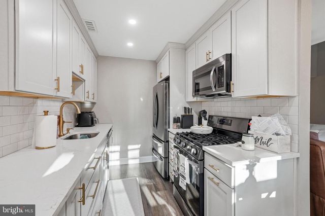 143 TAVISTOCK, Cherry Hill, NJ 08034