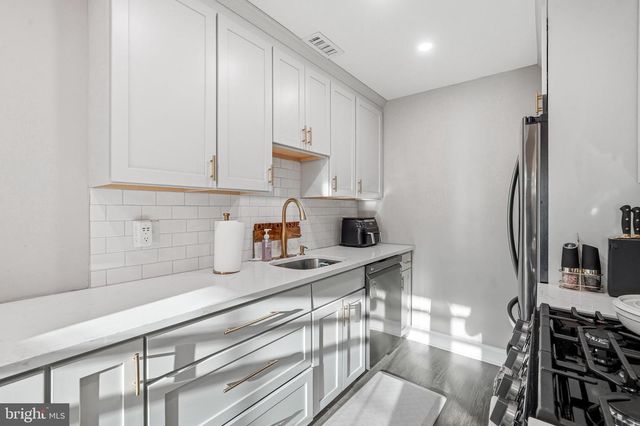 143 TAVISTOCK, Cherry Hill, NJ 08034
