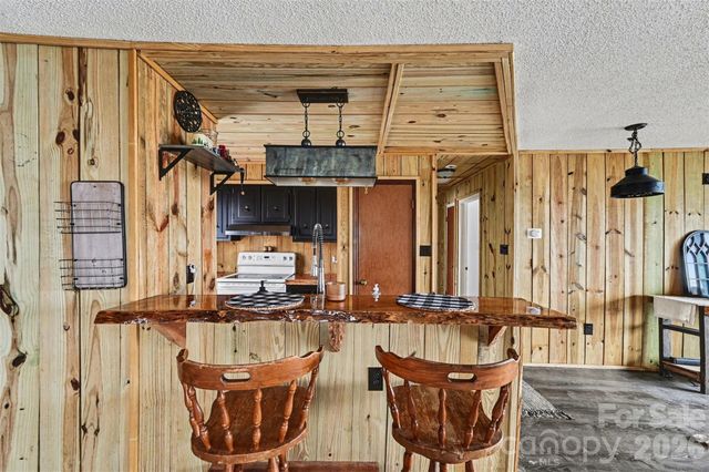 5495 Pine Ridge Drive, Connelly Springs, NC 28612