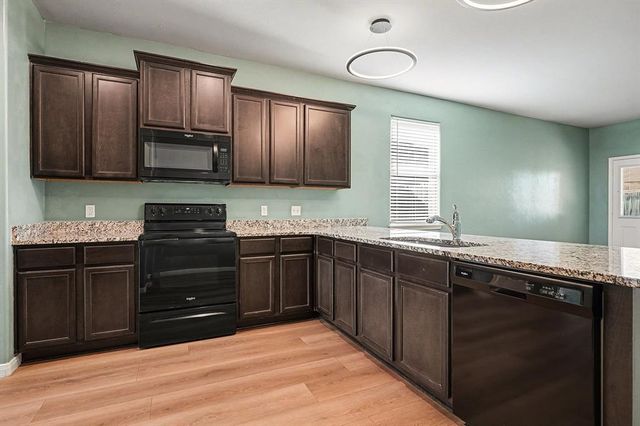 501 Saint James Place, Newcastle, OK 73065