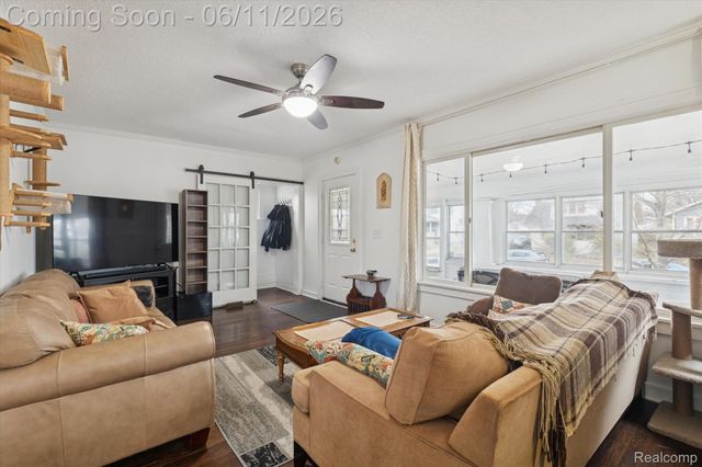 265 E Lewiston Avenue, Ferndale, MI 48220