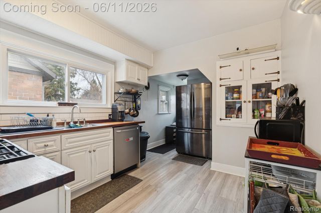 265 E Lewiston Avenue, Ferndale, MI 48220