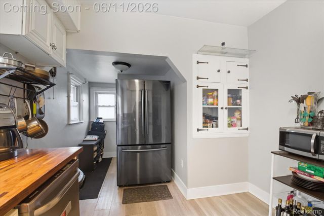 265 E Lewiston Avenue, Ferndale, MI 48220