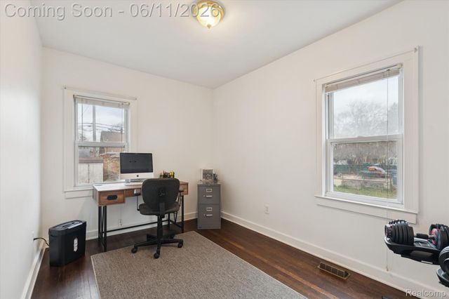 265 E Lewiston Avenue, Ferndale, MI 48220