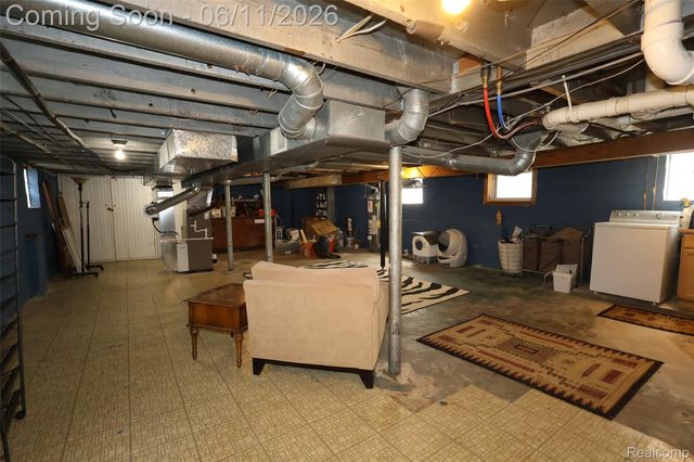 265 E Lewiston Avenue, Ferndale, MI 48220