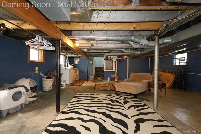 265 E Lewiston Avenue, Ferndale, MI 48220