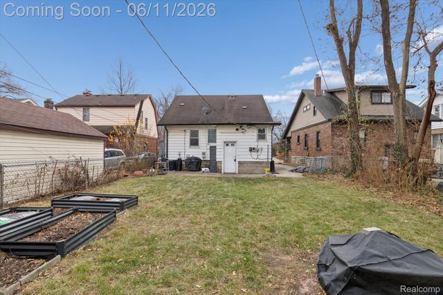 265 E Lewiston Avenue, Ferndale, MI 48220