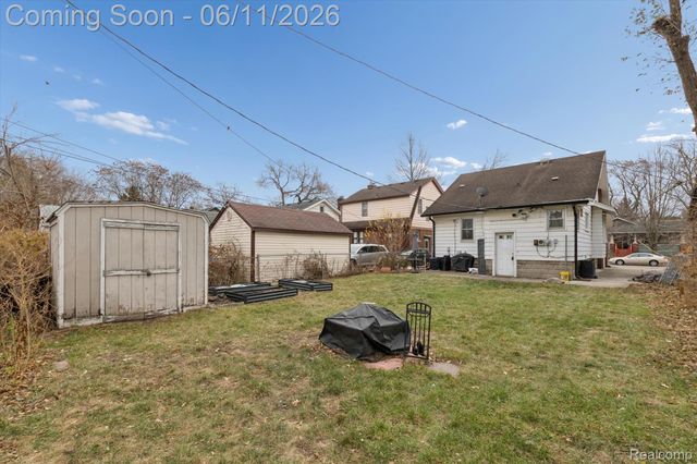 265 E Lewiston Avenue, Ferndale, MI 48220