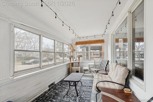 265 E Lewiston Avenue, Ferndale, MI 48220