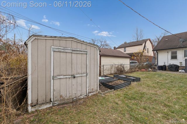 265 E Lewiston Avenue, Ferndale, MI 48220