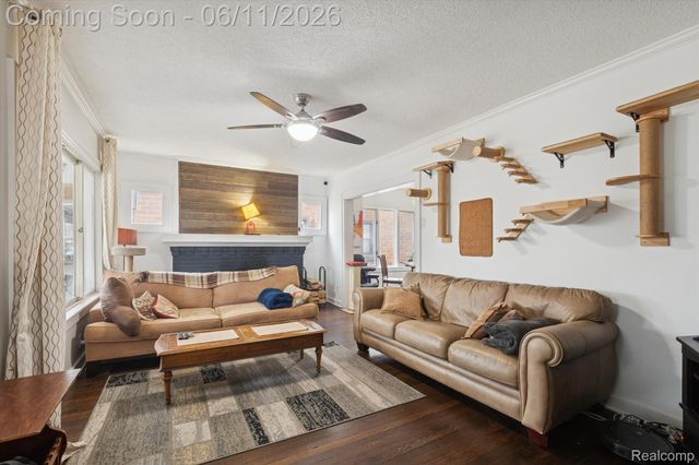 265 E Lewiston Avenue, Ferndale, MI 48220