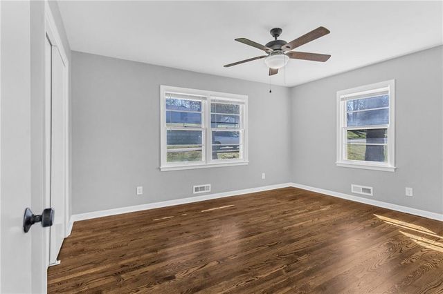 7004 N Baltimore Avenue, Gladstone, MO 64118